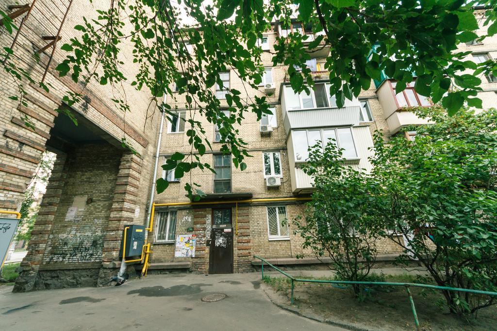 Apartment On Hryhoriia Chuprynky Kiev Esterno foto
