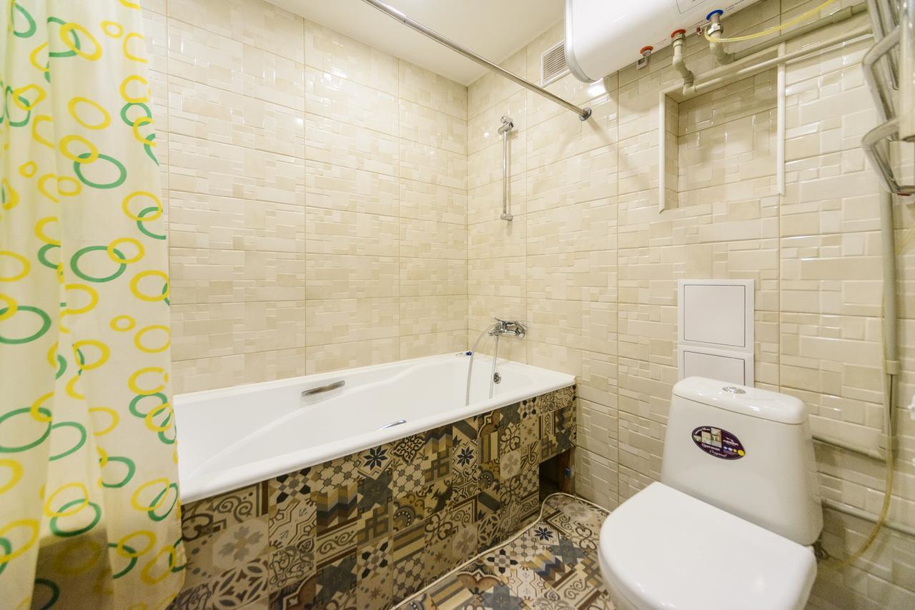 Apartment On Hryhoriia Chuprynky Kiev Esterno foto