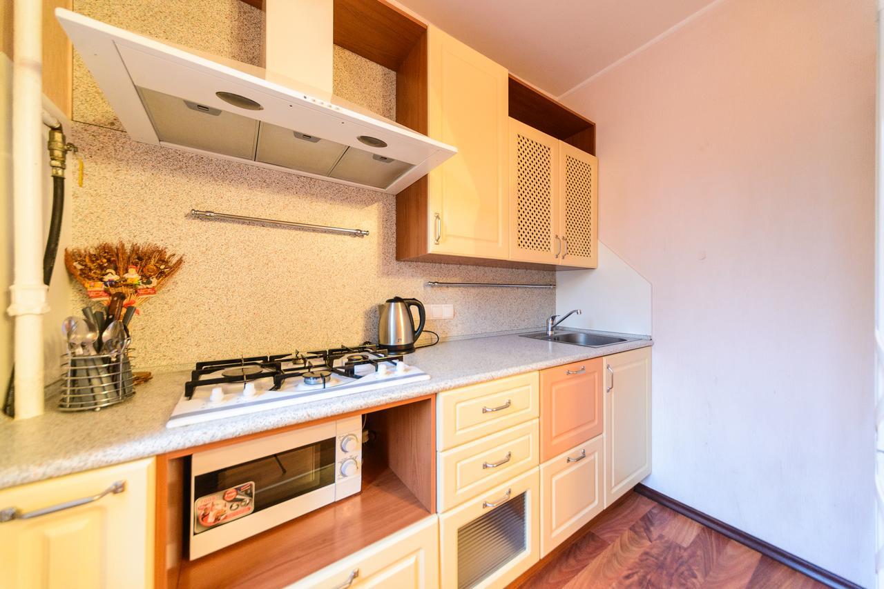 Apartment On Hryhoriia Chuprynky Kiev Esterno foto