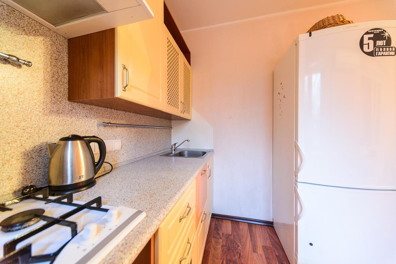 Apartment On Hryhoriia Chuprynky Kiev Esterno foto